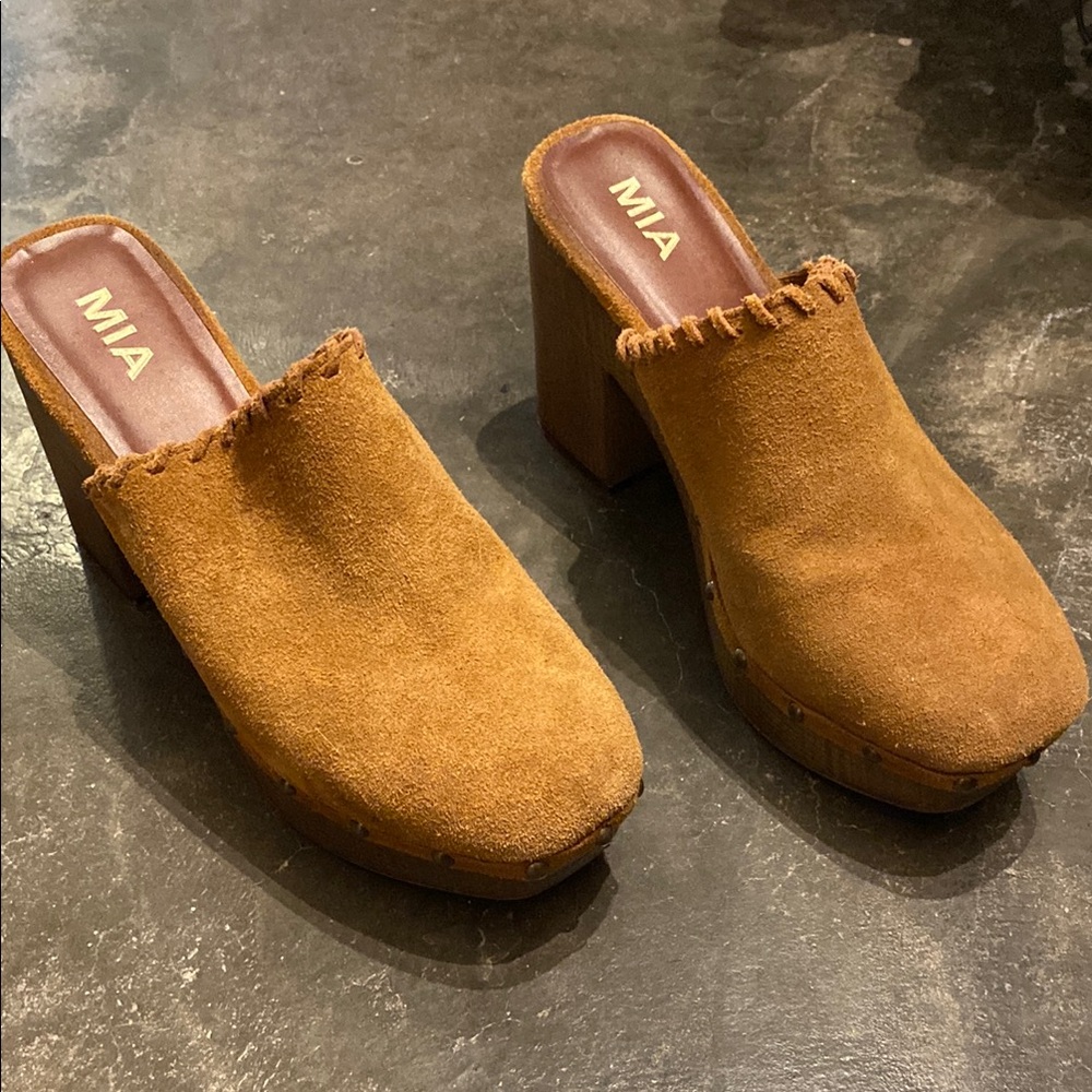 MIA Women's Tan Suede Mules